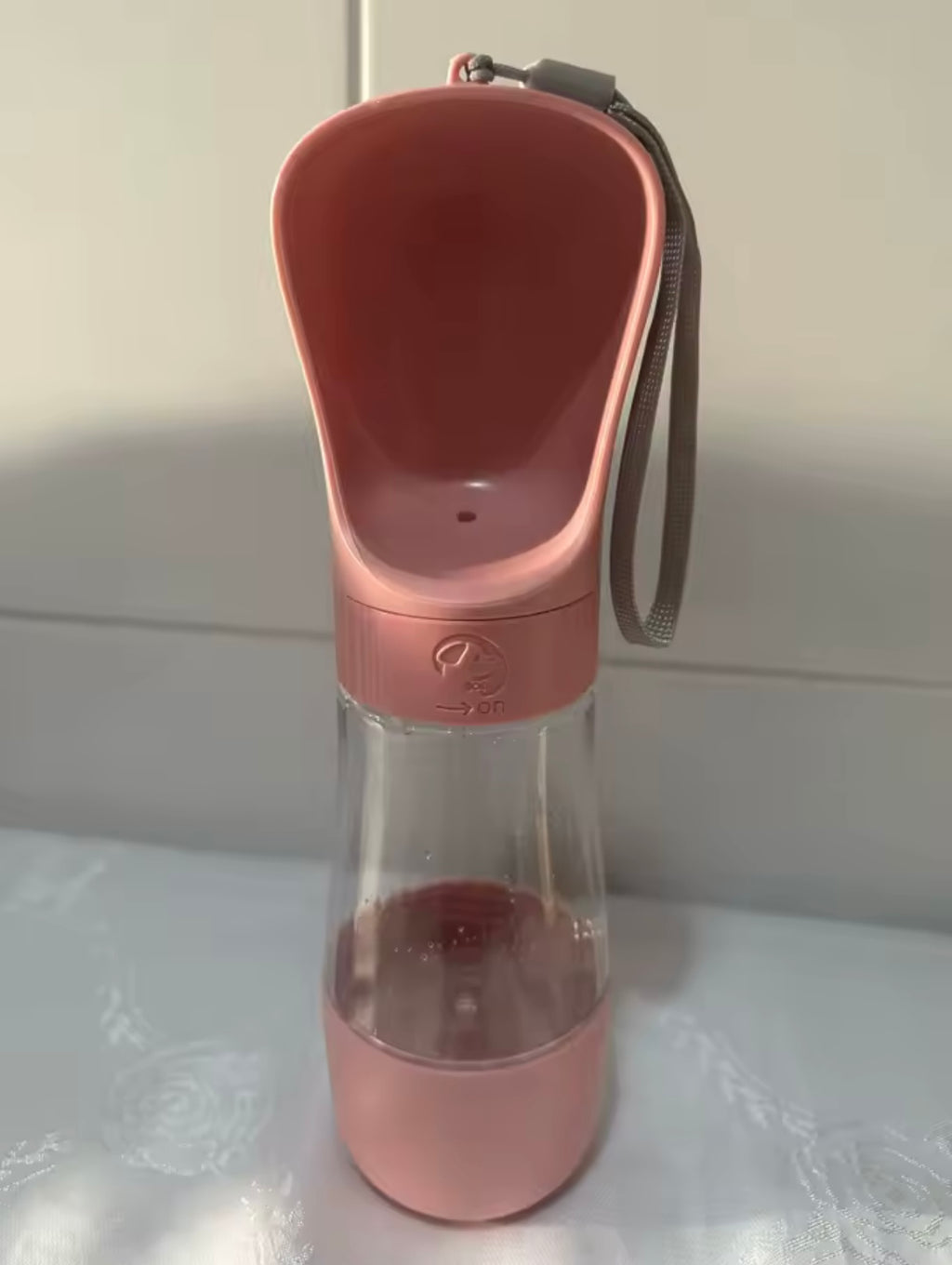 Gourde Portable 2-en-1 pour Chien et Chat - Distributeur d'Eau et Croquettes.