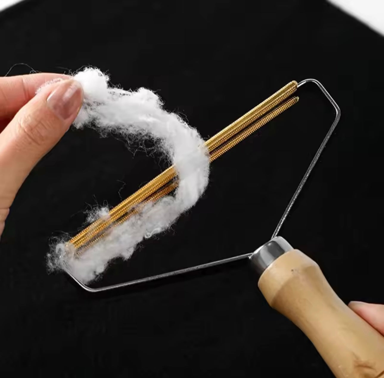 Rasoir Anti-Poils Premium - L'Éliminateur Magique pour Tapis et Vêtements