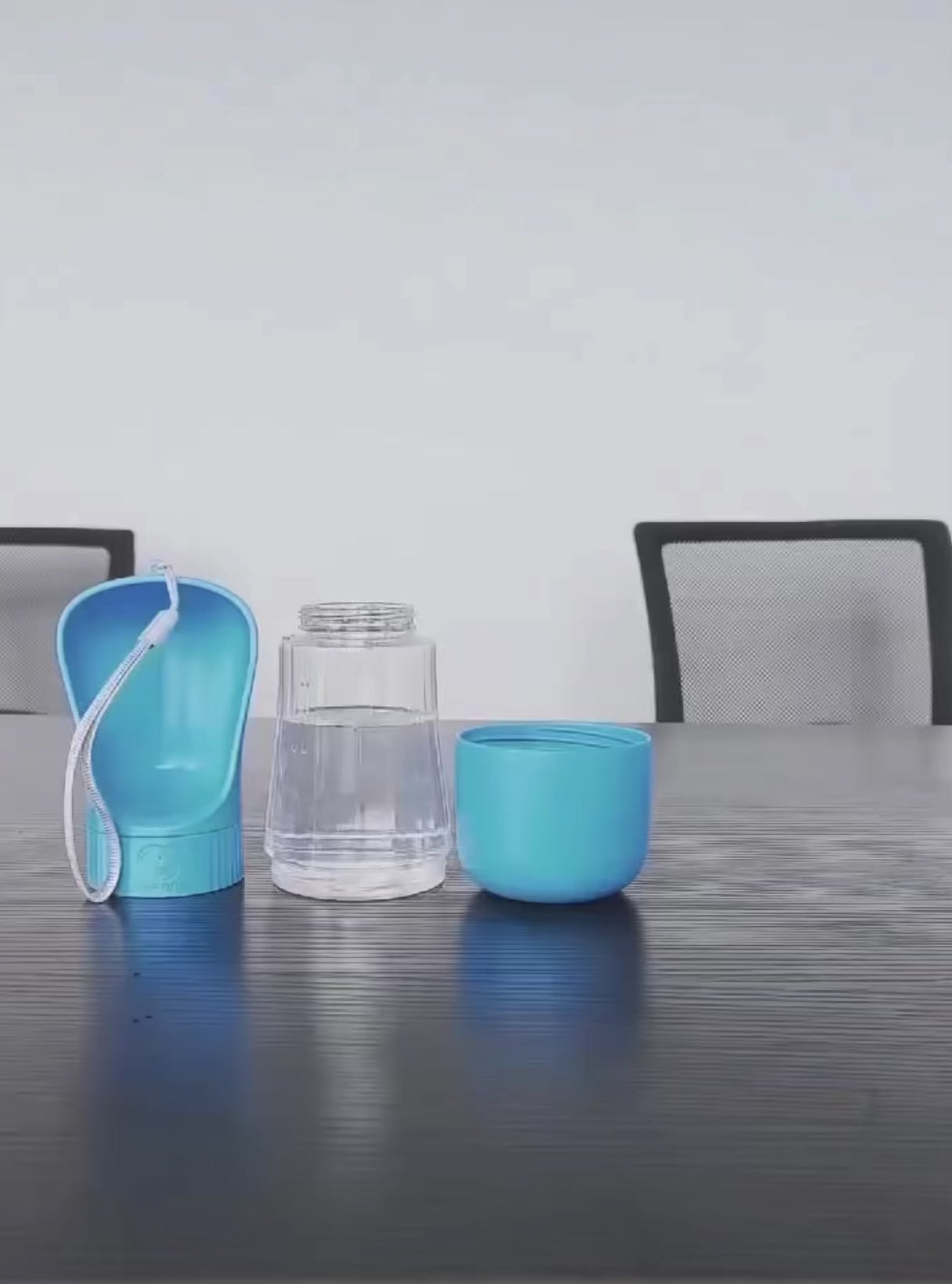 Gourde Portable 2-en-1 pour Chien et Chat - Distributeur d'Eau et Croquettes.